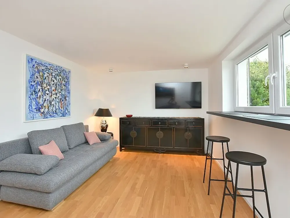 Kernsanierte, neu und modern möblierte 2-Zimmer Wohnung in Stuttgart Nord