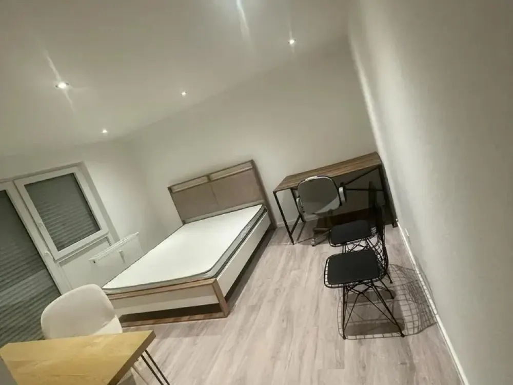 Wunderschöne vollmöblierte 1 Zimmer Wohnung a