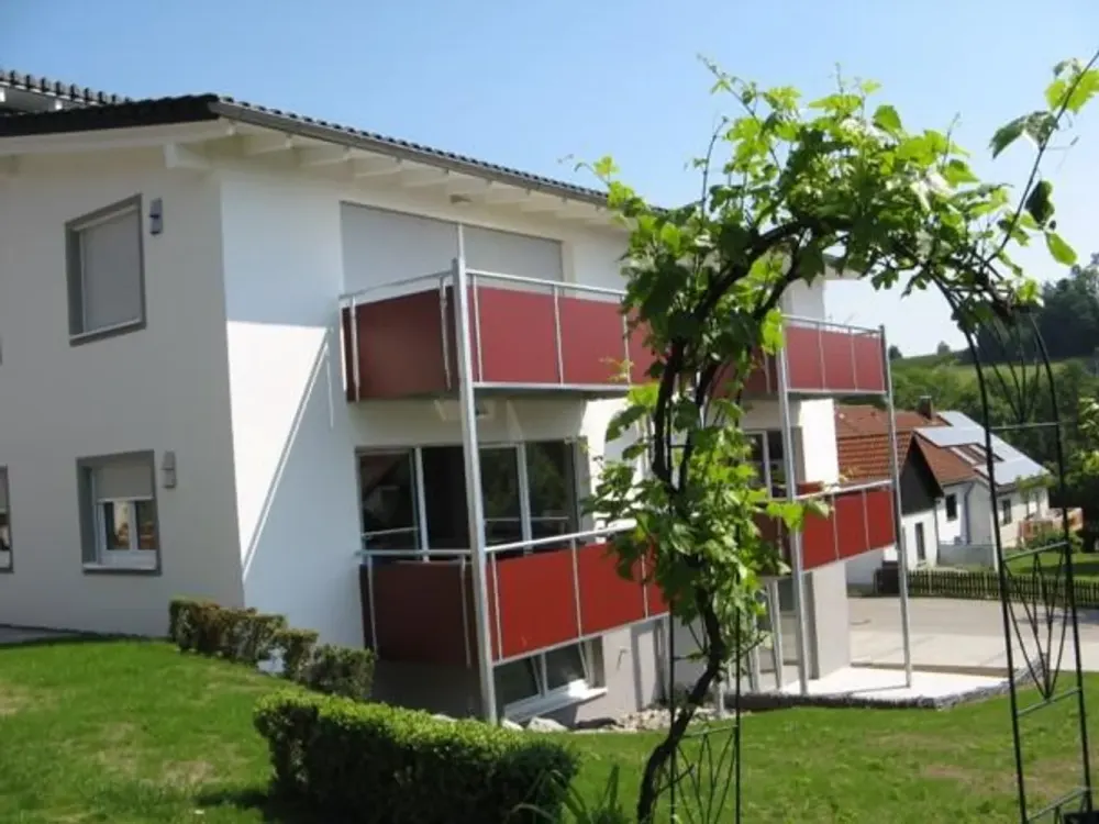 Süd-Balkon mit Alpenpanorama: Exklusive 3-Zimmer-Whg. in Lindau-Oberreitnau