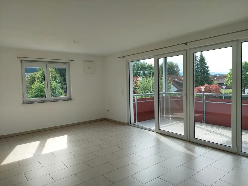 Süd-Balkon mit Alpenpanorama: Exklusive 3-Zimmer-Whg. in Lindau-Oberreitnau
