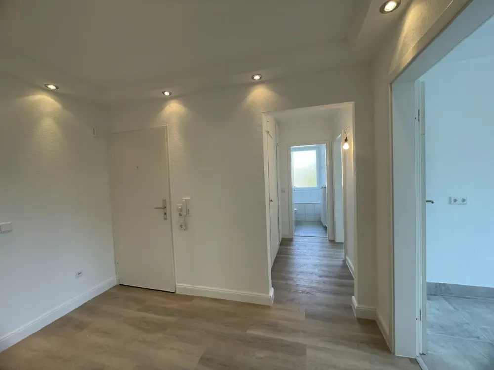 Idealer Grundriss! Renovierte 3-Zimmer-Whg mit Balkon & Garage