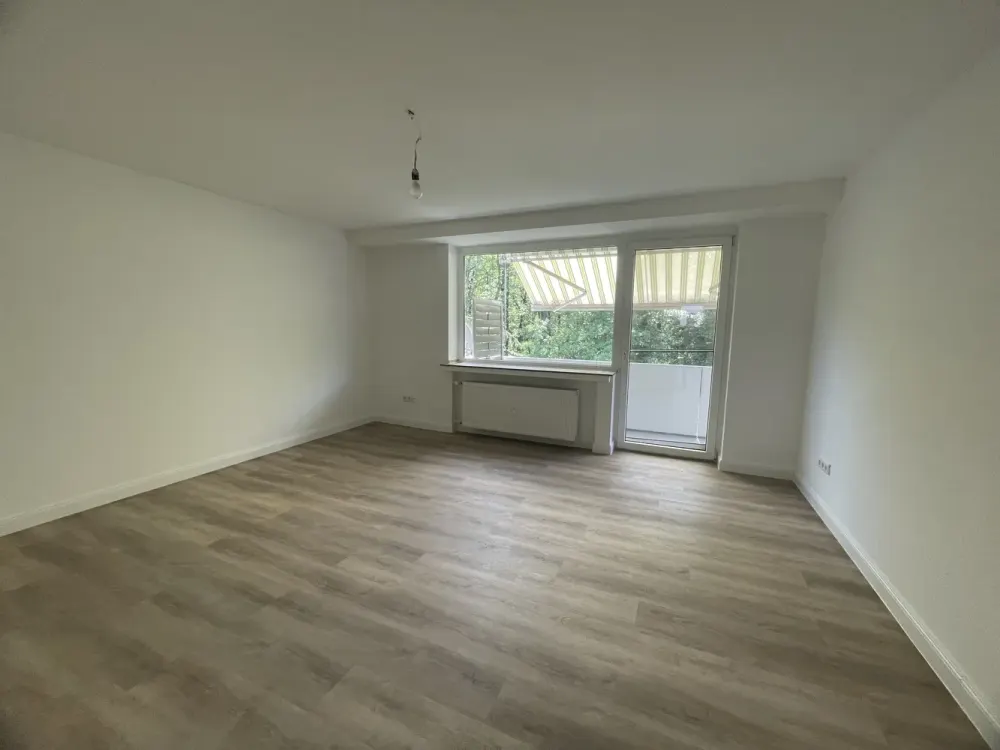 Idealer Grundriss! Renovierte 3-Zimmer-Whg mit Balkon & Garage