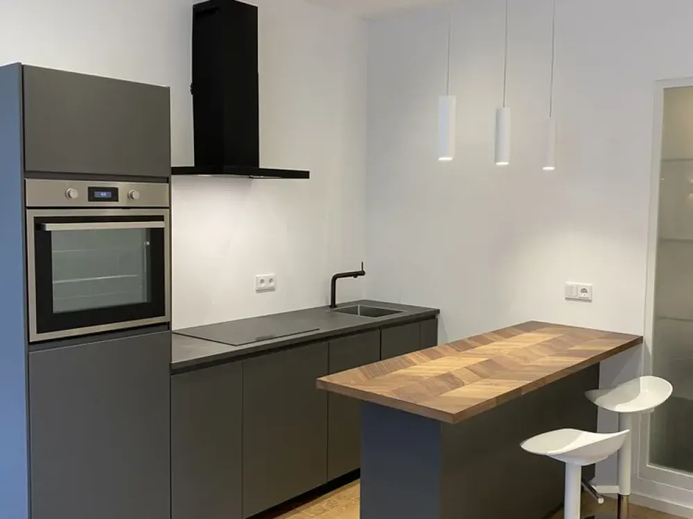Stilvolle 2-Zimmer-Wohnung mit hochwertiger Einbauküche in Köln Kalk