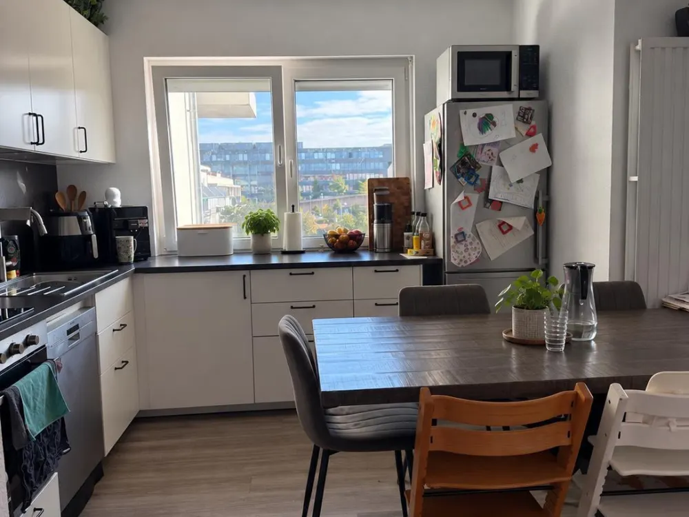 Moderne 4 Zimmer Wohnung mit Balkon in Laatzen-Mitte