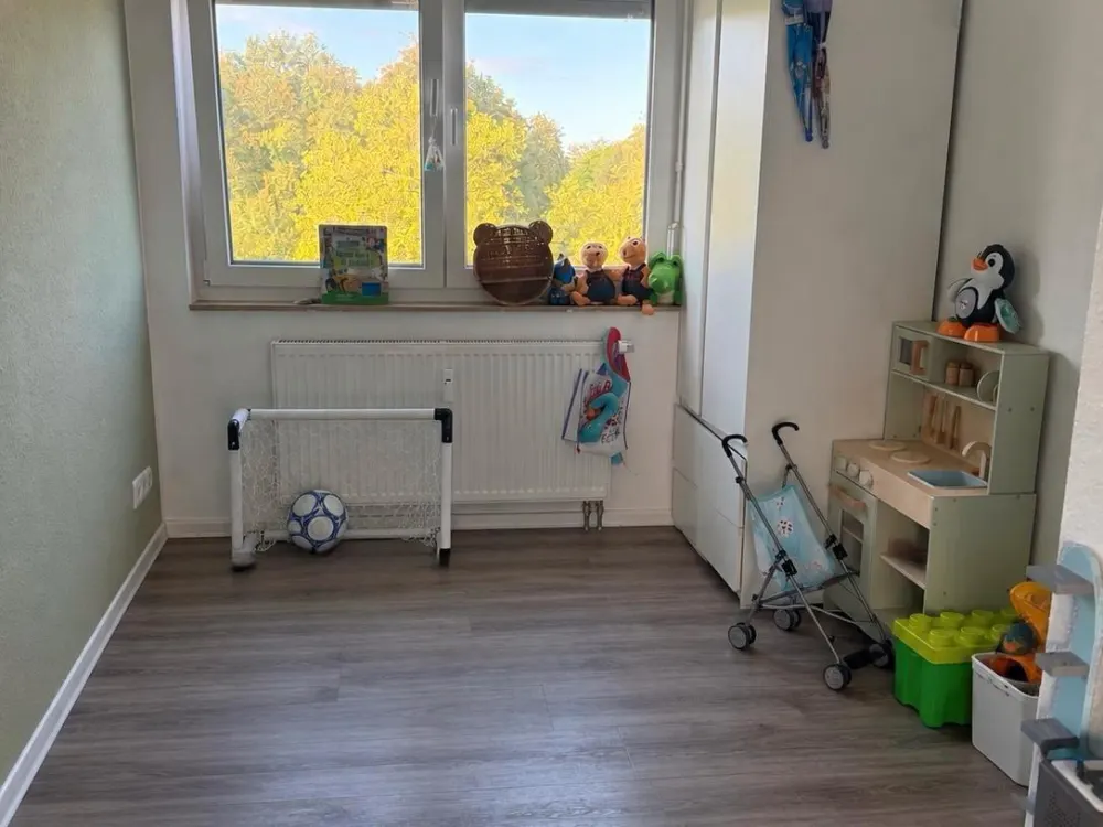 Moderne 4 Zimmer Wohnung mit Balkon in Laatzen-Mitte