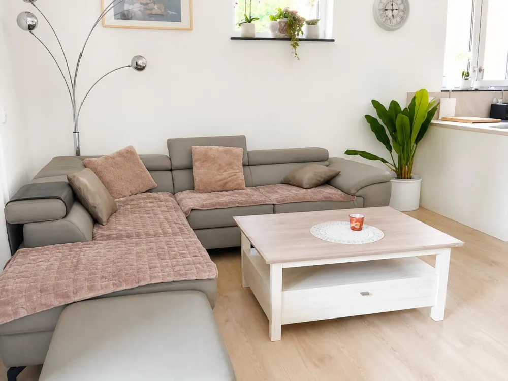 Stilvoll möbliert & neuwertig, 2-Zimmer-Wohnung mit Südterrasse
