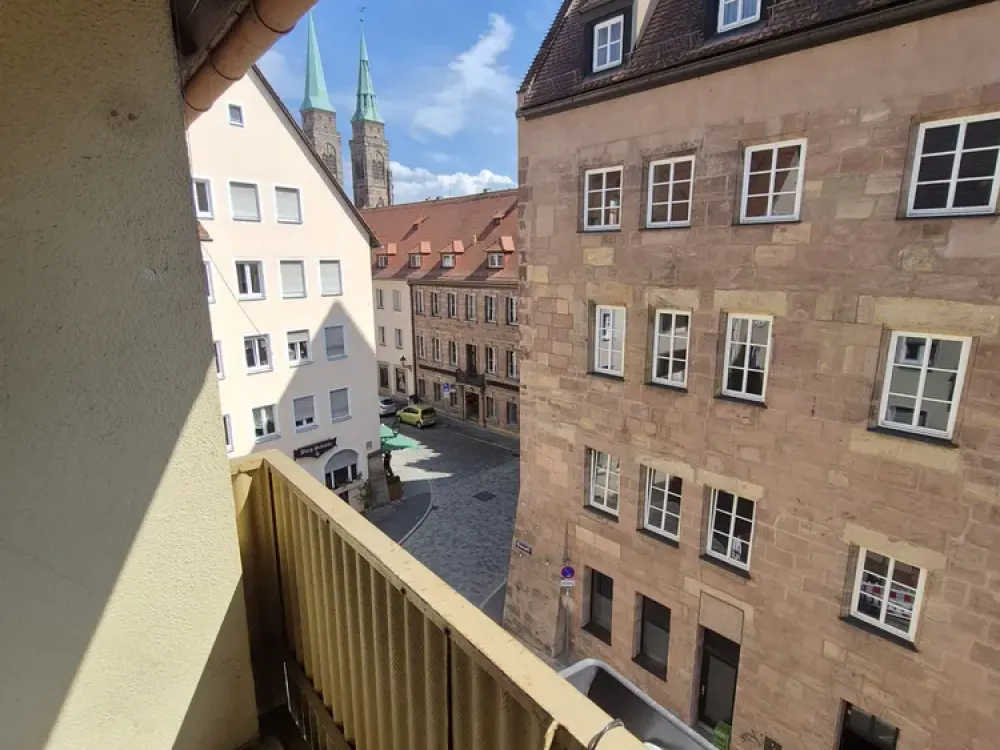 Schön Wohnen im Burgviertel ! 2-Zimmer-Wohnung mit kleinem Balkon in der Albrecht-Dürer-Straße