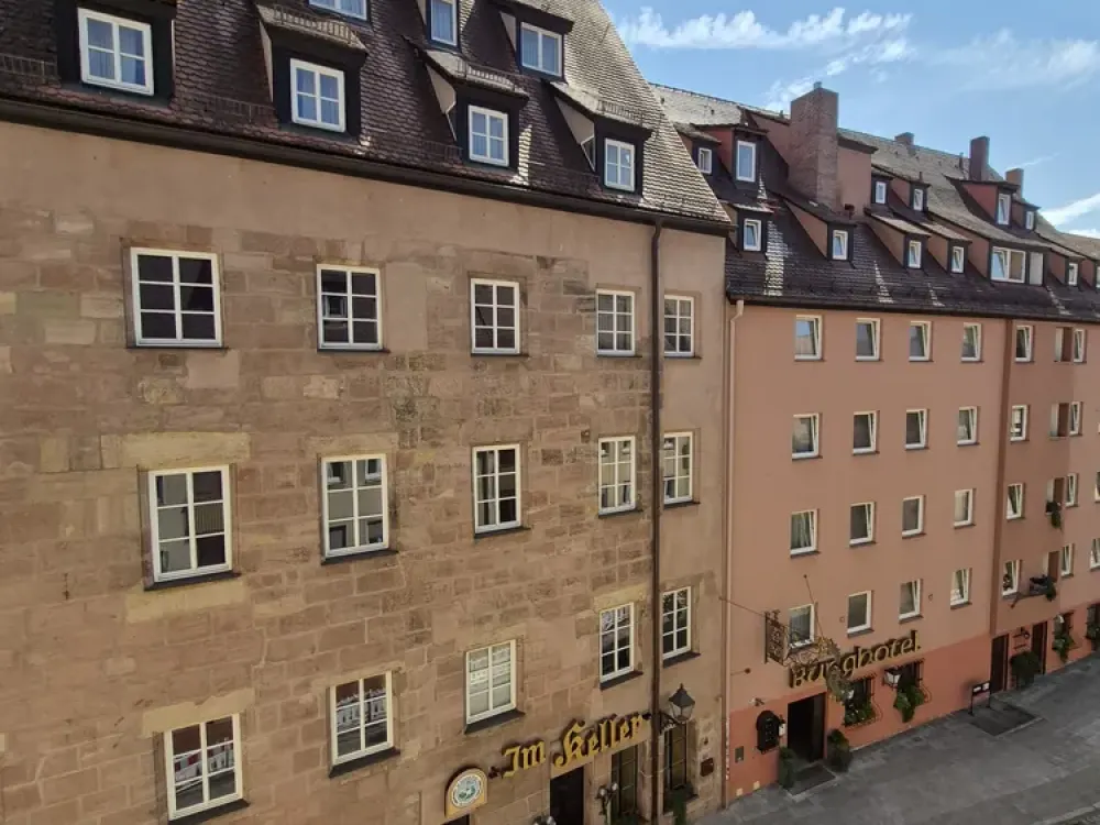 Schön Wohnen im Burgviertel ! 2-Zimmer-Wohnung mit kleinem Balkon in der Albrecht-Dürer-Straße