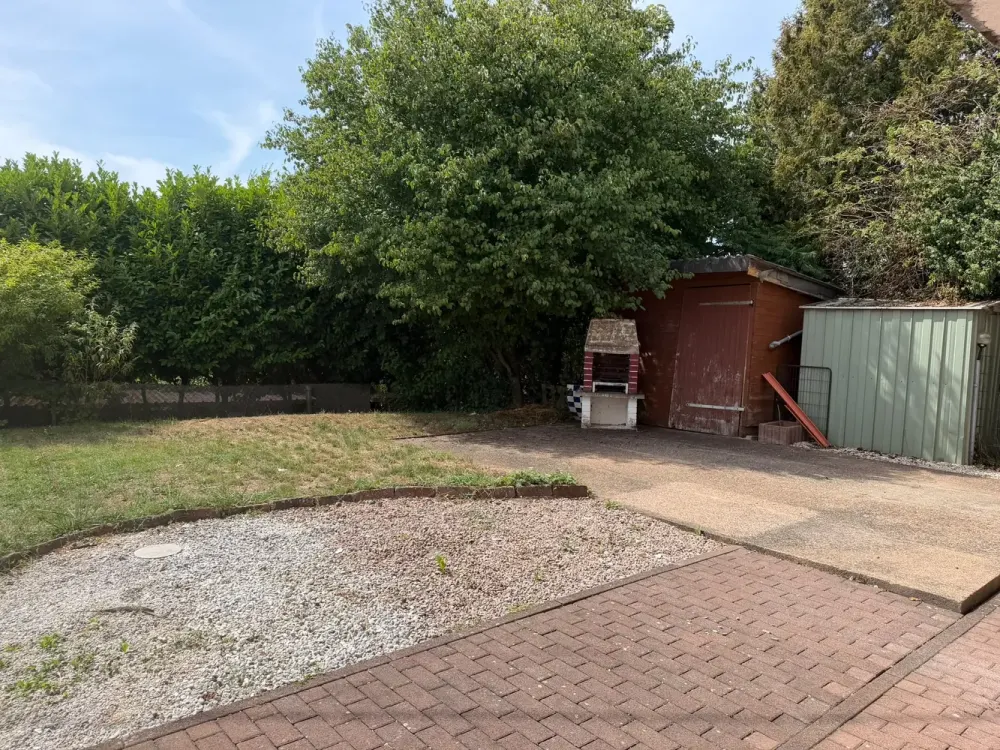 Home with 6 Rooms and Plenty of Space in Eppelborn
