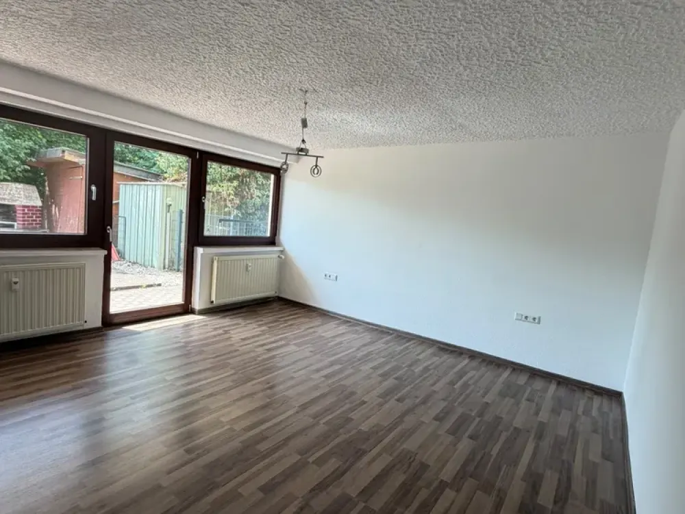 Home with 6 Rooms and Plenty of Space in Eppelborn