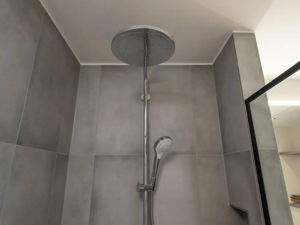 Große Penthouse-Wohnung mit eigener Dachterrasse und Vollausstattung | verfügbar ab sofort!