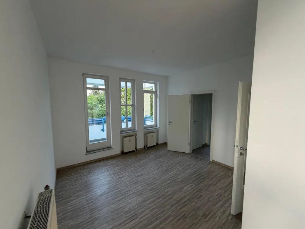 Schöne renovierte 2-Zimmer Wochnung in ruhiger grüner Lage