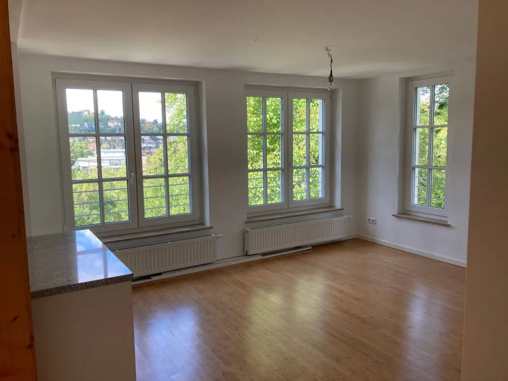 Familienidyll - 4,5 Zimmer Wohnung mit Terrasse und Gartenmitbenutzung im Grünen