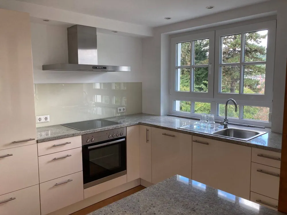 Familienidyll - 4,5 Zimmer Wohnung mit Terrasse und Gartenmitbenutzung im Grünen