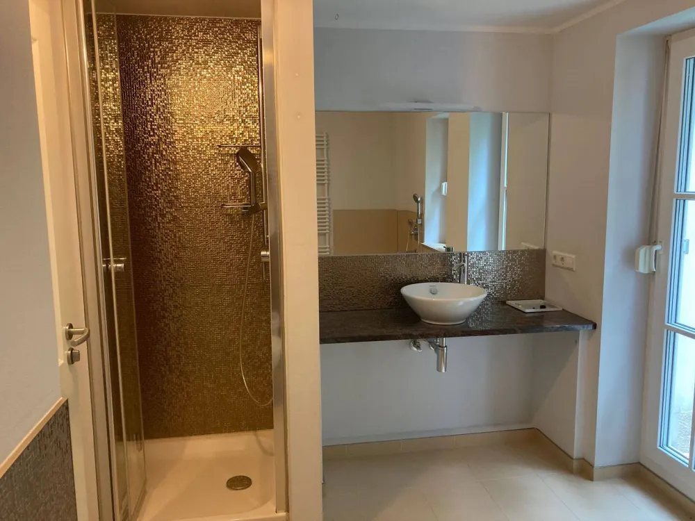 Familienidyll - 4,5 Zimmer Wohnung mit Terrasse und Gartenmitbenutzung im Grünen