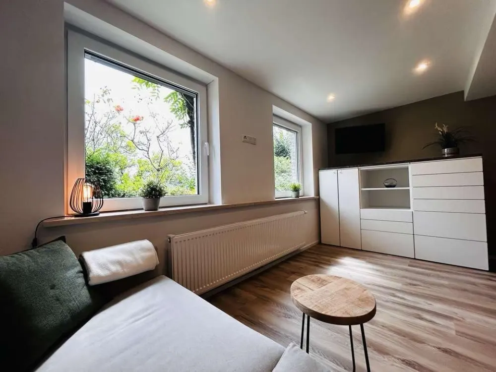 Möbliertes Apartment im Grünen, zentrumsnah & Aussicht ( S-West)