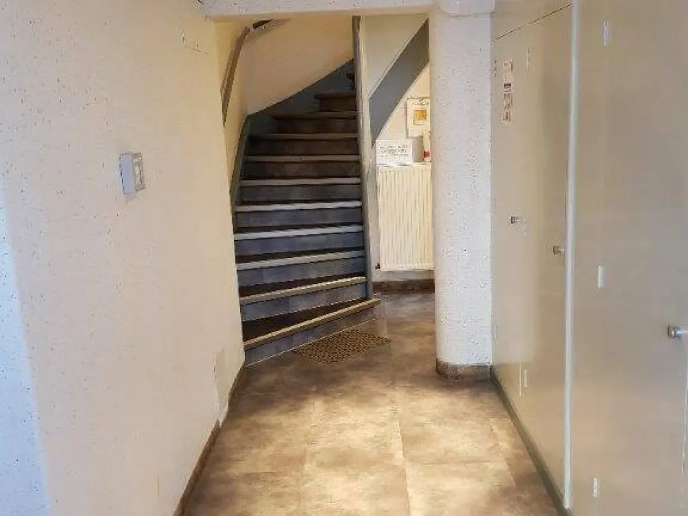 Fesenfeld - 2 Zi.-Whg - kl. Küchenzeile - Keller - kein Balkon