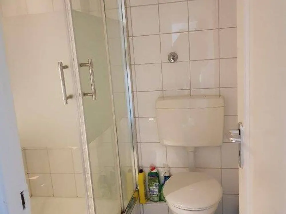 Fesenfeld - 2 Zi.-Whg - kl. Küchenzeile - Keller - kein Balkon