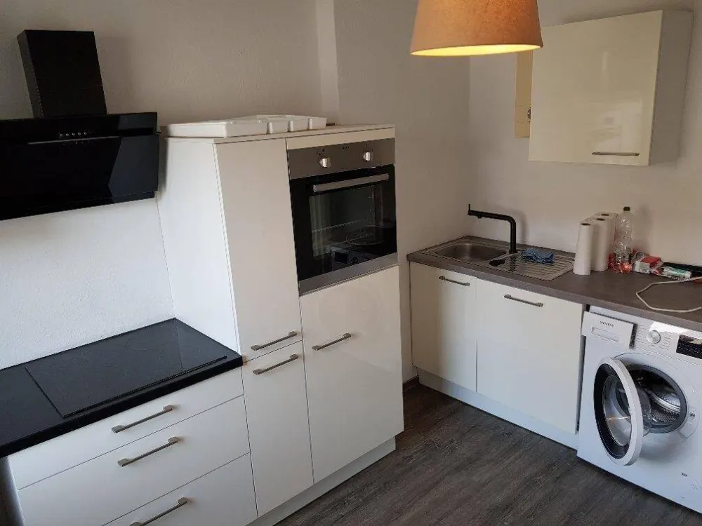 Fesenfeld - 2 Zi.-Whg - kl. Küchenzeile - Keller - kein Balkon