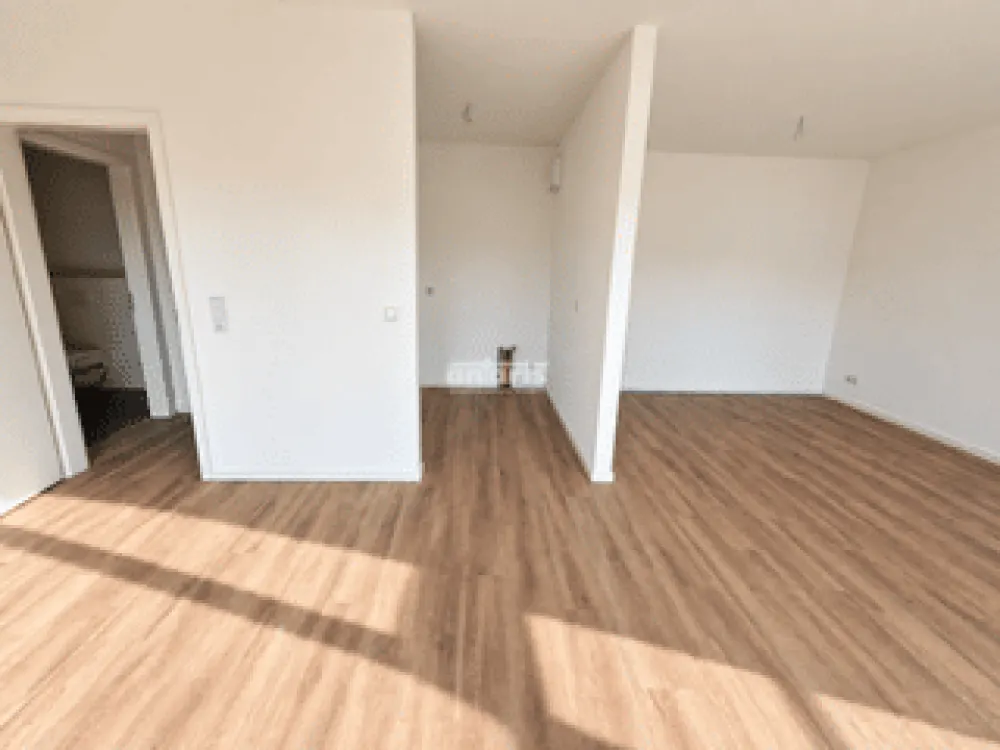 antaris Immobilien GmbH **Gut geschnittene 2-Zimmer-Wohnung mit Balkon und Wannenbad**