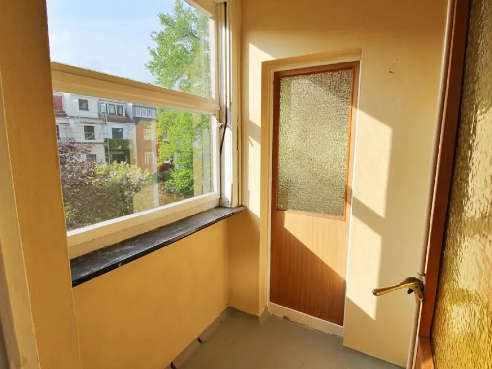 Neustadt - Near Airport - Well-maintained 3 Rooms - Ideal for 1-2 People