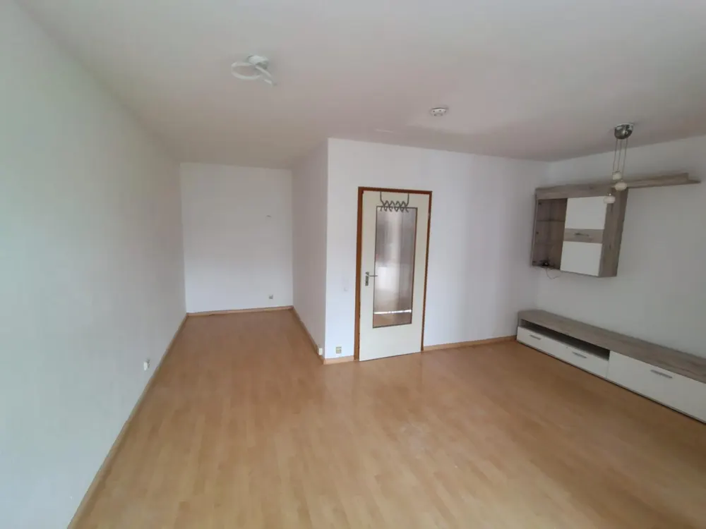 Teilmöbliertes Zimmer, ruhig & gut angebunden, ab sofort