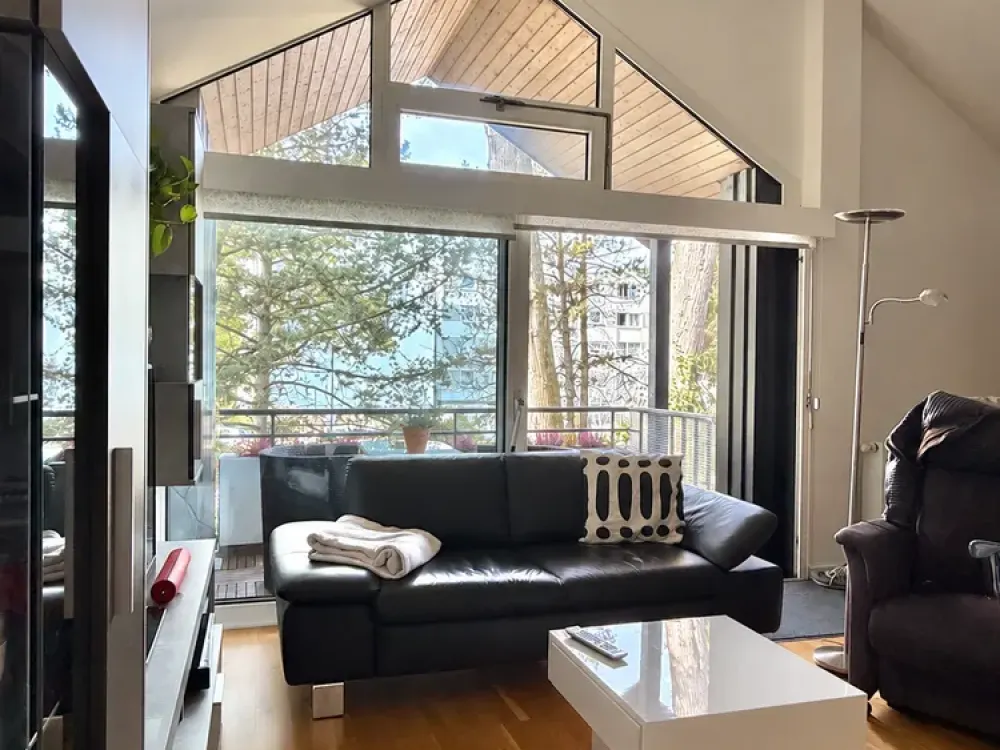 Bright, Fully Furnished 1.5-Room Studio in Green Surroundings with Balcony
