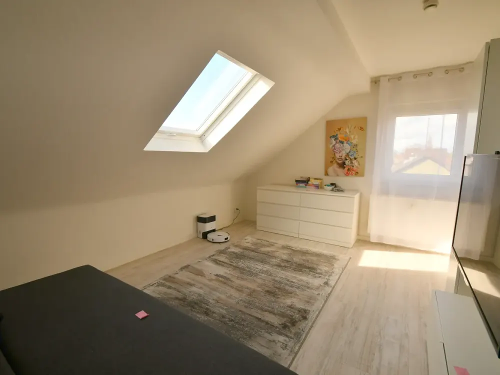 Ansprechende Dachgeschosswohnung in ruhiger Lage !