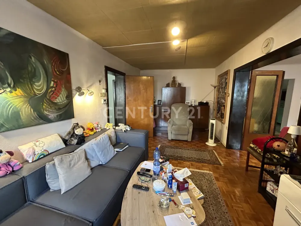 Prime Location in Püttlingen! - Great Maisonette Apartment with Garage and Garden - Directly at the Market Square