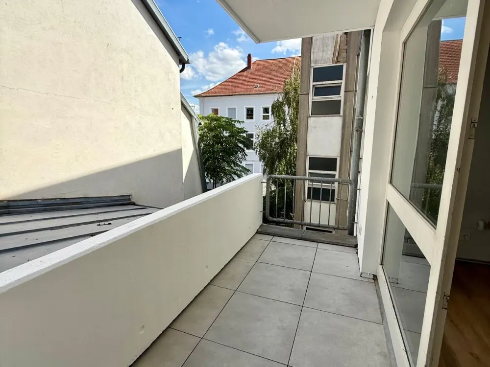 First Occupancy After Renovation 4-Room Apartment + Balcony - Suitable for 4-Person Shared Flat