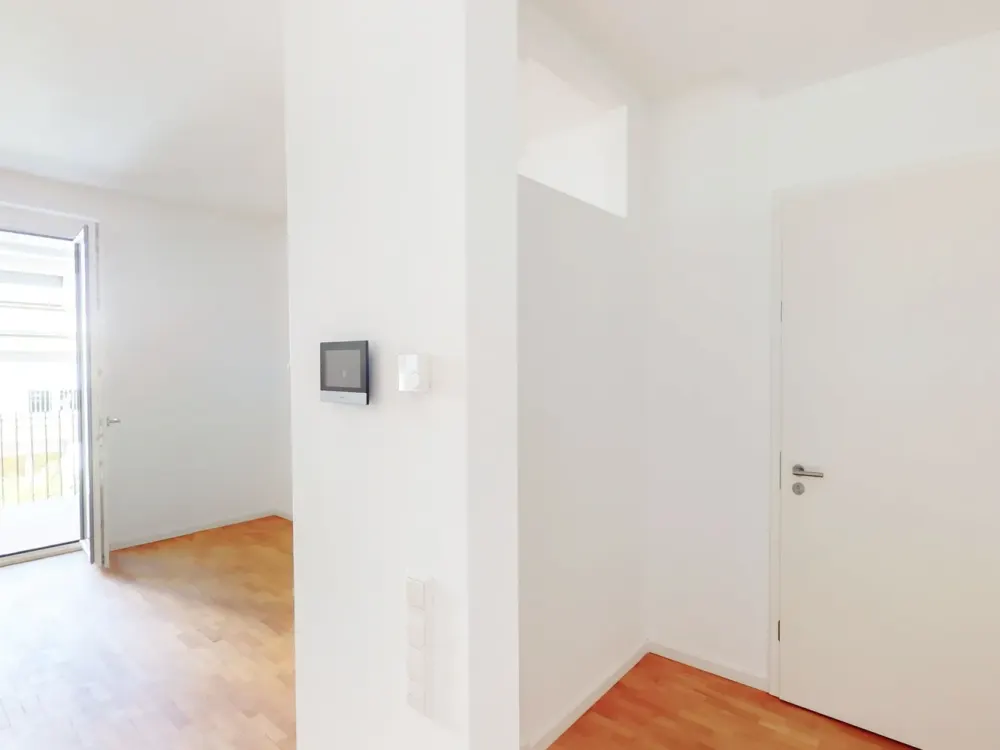 *Including Moving Bonus* Perfect for Families! Beautiful 5-Room Apartment