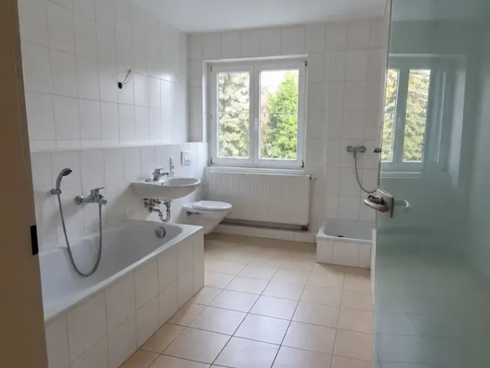 Helle 4-Zimmer-Altbauwohnung mit Tageslichtbad und Gäste-WC in Dresden-Zschertnitz
