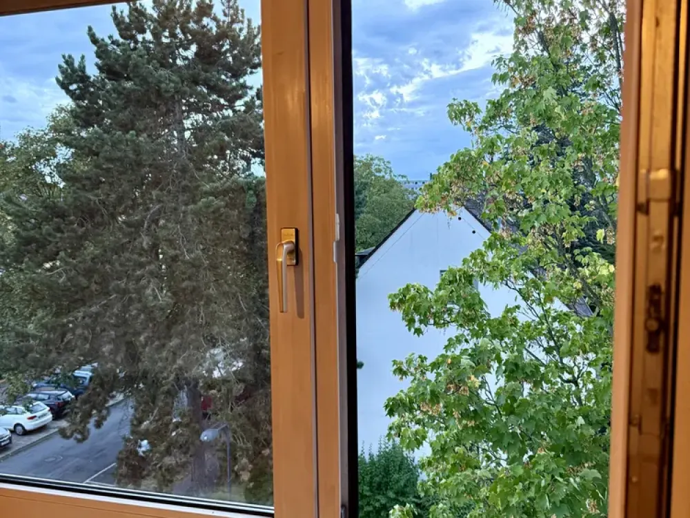 Ruhige 2-Zimmer-Dachgeschosswohnung in Frankfurt-Eschersheim