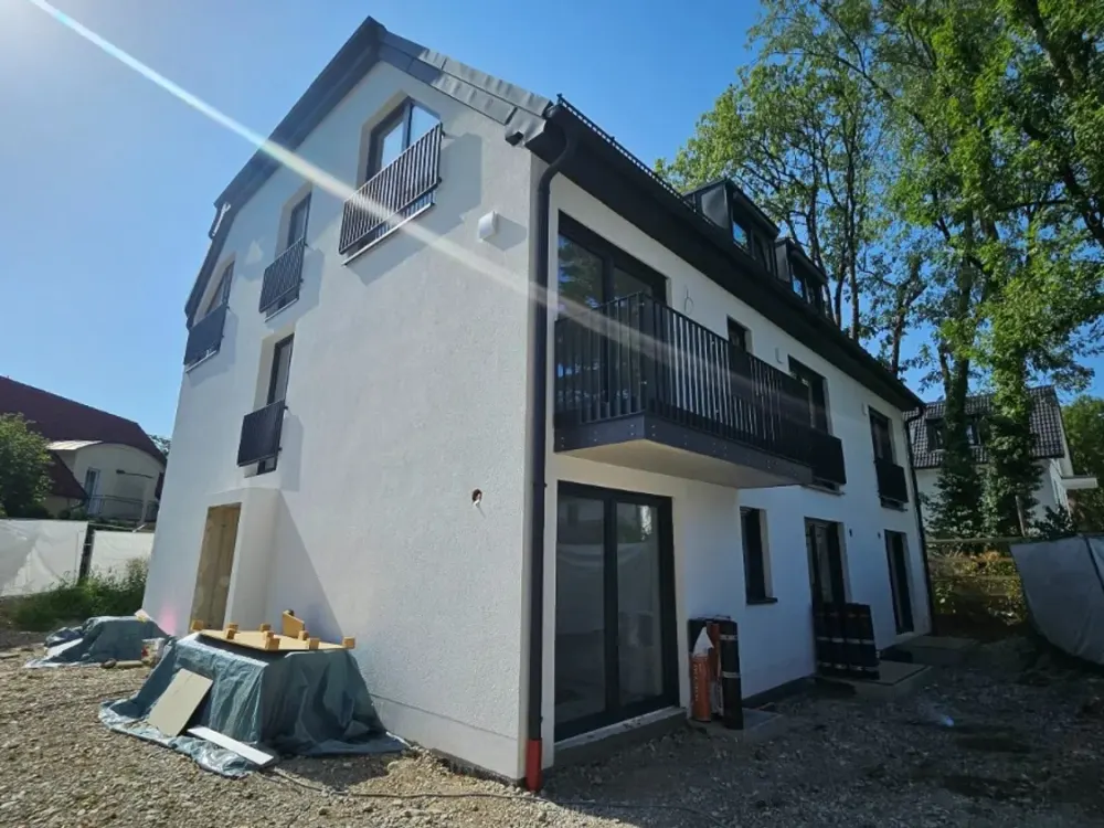 Barrierefreier Komfort im Erstbezug: Moderne Wohnung mit zwei Balkonen in Trudering (4)