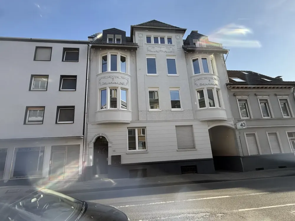 TOP Lage, moderne Einbauküche & Technik, 3 Zi. mit Balkon, Fußbodenheizung mit Wärmepumpe