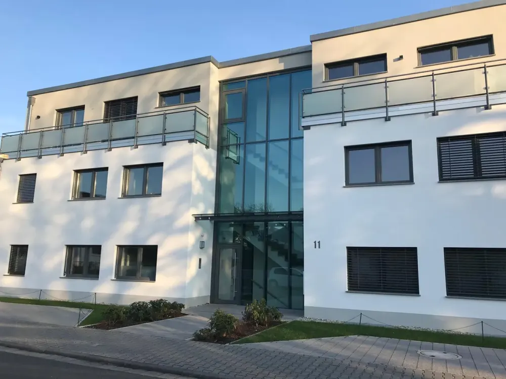 Stilvolle, neuwertige 4-Zimmer-Wohnung mit gehobener Innenausstattung mit Einbauküche in Liederbach