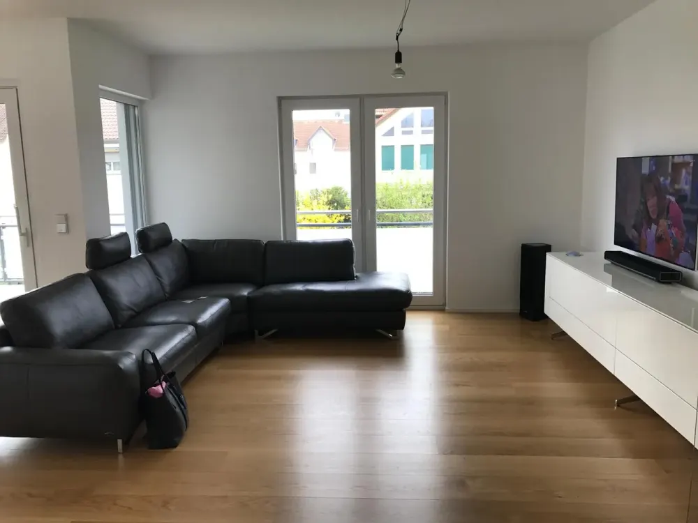 Stilvolle, neuwertige 4-Zimmer-Wohnung mit gehobener Innenausstattung mit Einbauküche in Liederbach