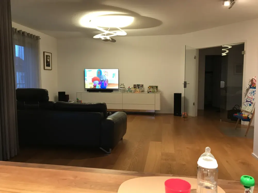 Stilvolle, neuwertige 4-Zimmer-Wohnung mit gehobener Innenausstattung mit Einbauküche in Liederbach
