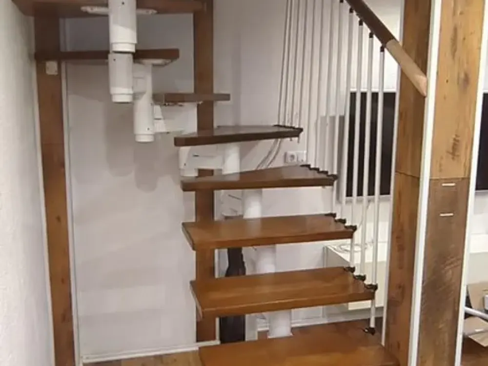Furnished Maisonette Apartment in Mülheim -- with Fitted Kitchen, Balcony and Basement Storage