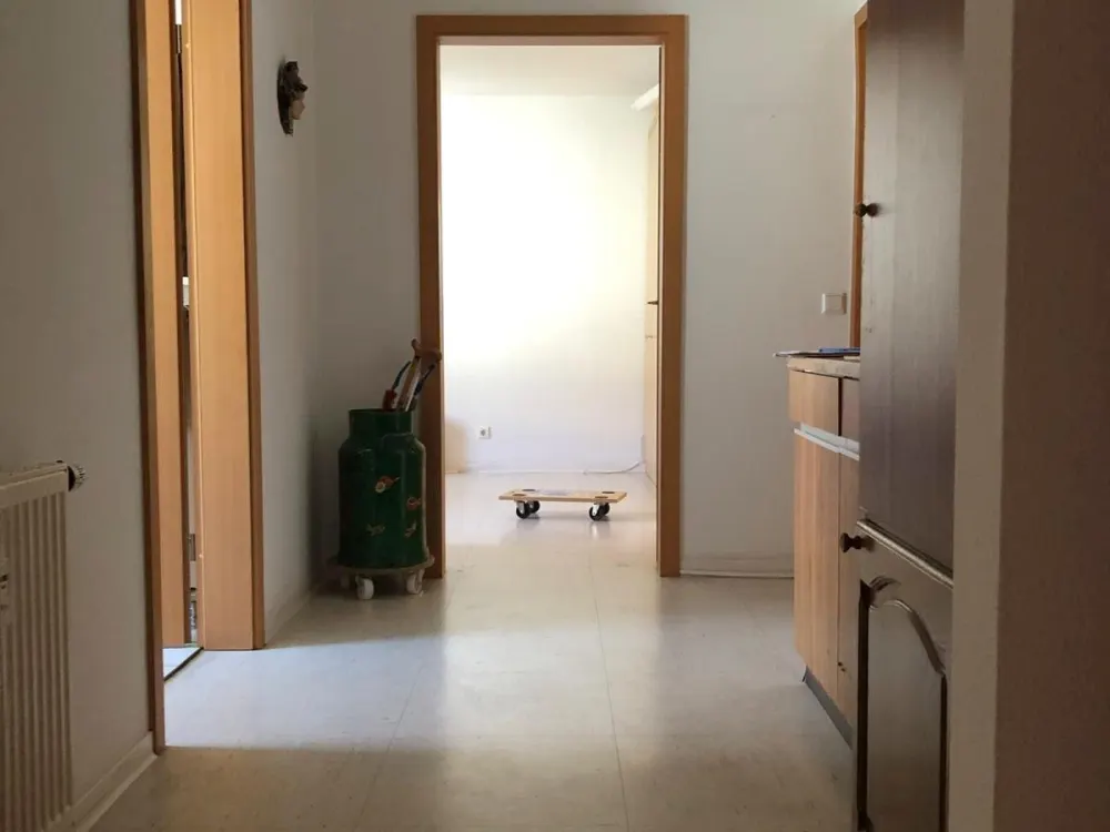 *Wohnberechtigungsschein erforderlich* 2-Zimmer-Wohnung u. Balkon