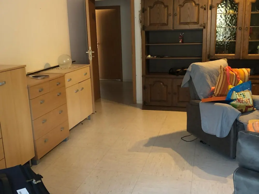 *Wohnberechtigungsschein erforderlich* 2-Zimmer-Wohnung u. Balkon