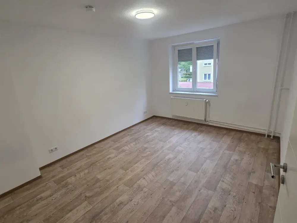 Helle, modern renovierte Wohnung in Fürth-Hardhöhe mit Einbauküche und sehr guter Verkehrsanbindung