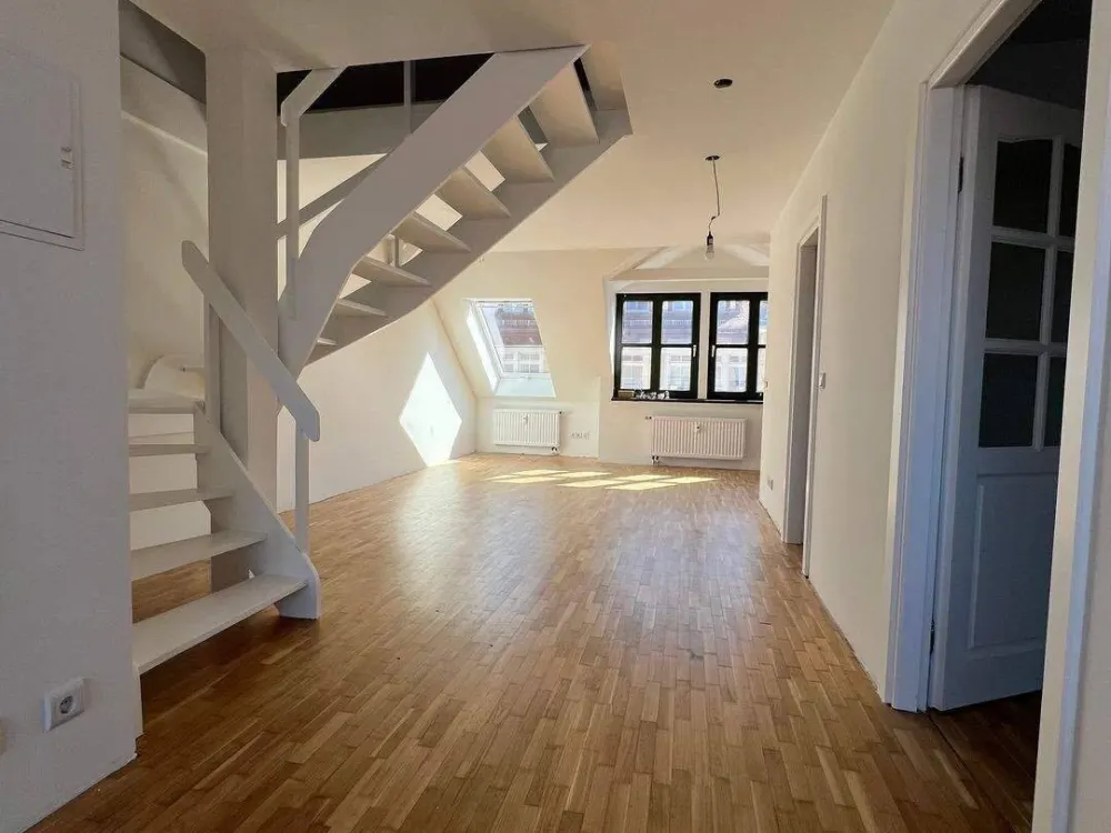 ***3 Zi. DG Maisonette-Wohnung mit Terrasse, Parkett, Wannenbad, offener Küche, uvm***