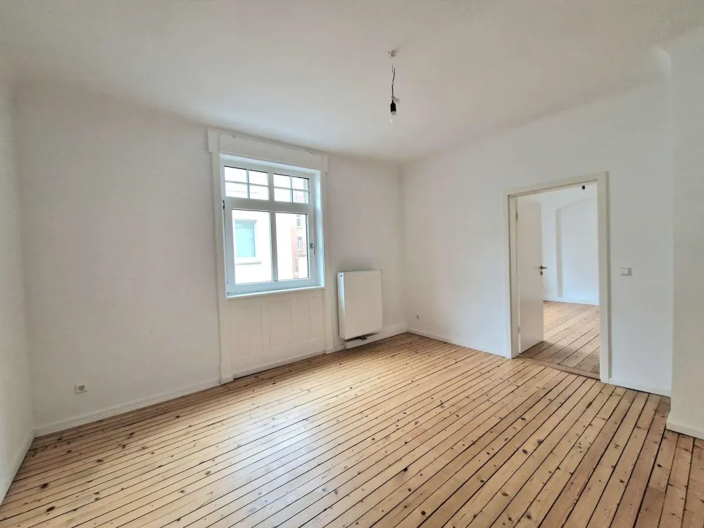 Modernisierter Altbau mit Charakter, 2-Zimmer-Wohnung mit Balkon in Stuttgart-Süd