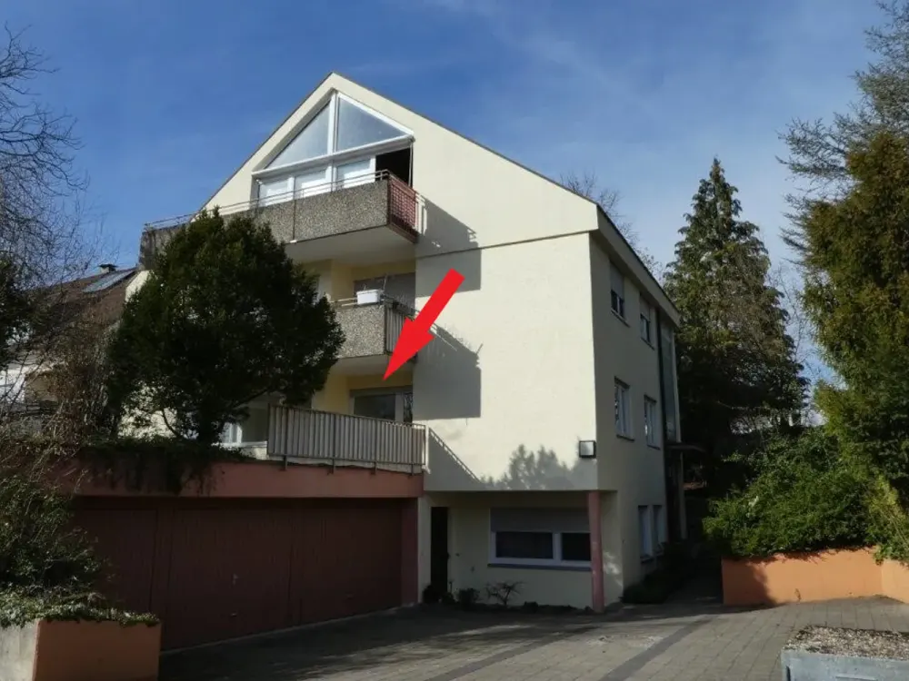 Wohnen in bevorzugter Wohnlage -Top renovierte 3,5-Zimmer-Wohnungim Hochparterre mit Sonnenterrasse