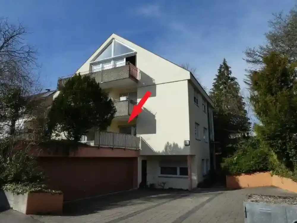 Wohnen in bevorzugter Wohnlage -Top renovierte 3,5-Zimmer-Wohnungim Hochparterre mit Sonnenterrasse