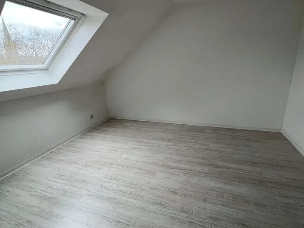 Schöne 3,5 Zimmer Wohnung mit Balkon