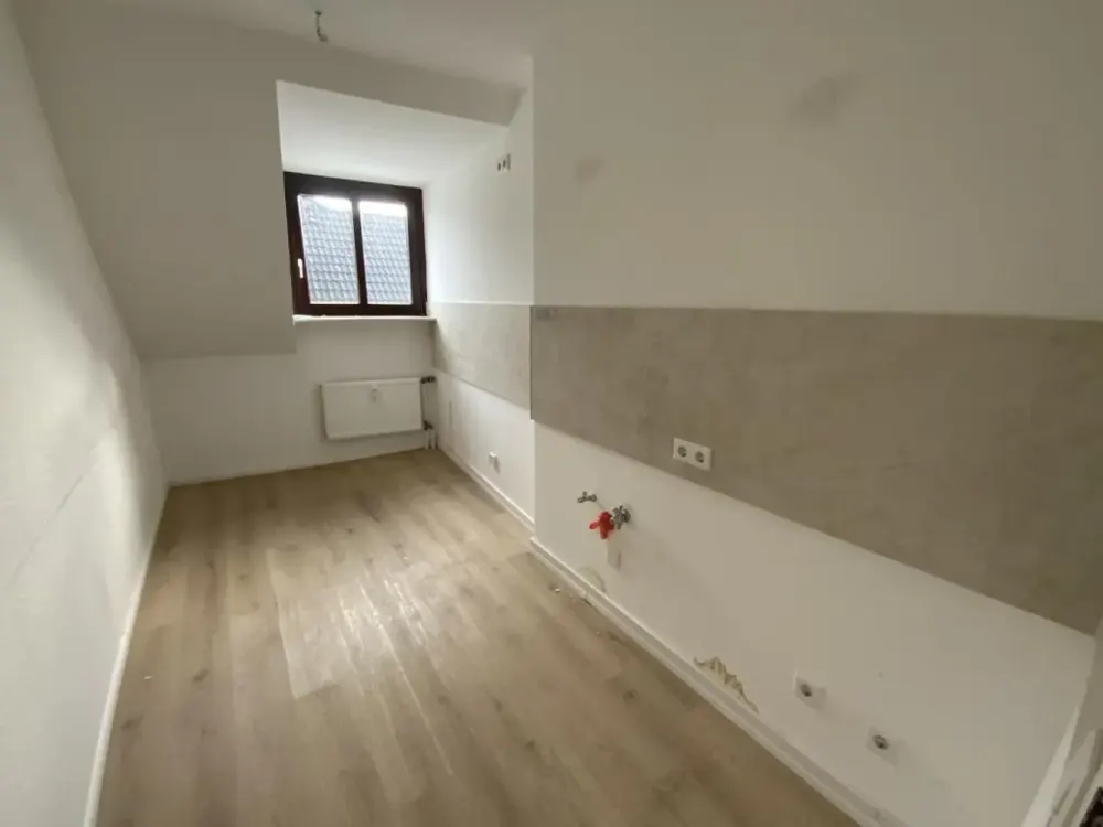 Ab sofort! Großzügige 3-Zimmer-Wohnung mit Laminat - Baumarktgutschein für 200,00 EUR