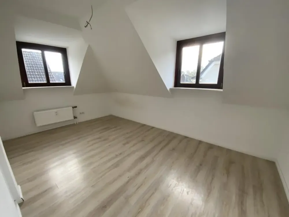 Ab sofort! Großzügige 3-Zimmer-Wohnung mit Laminat - Baumarktgutschein für 200,00 EUR