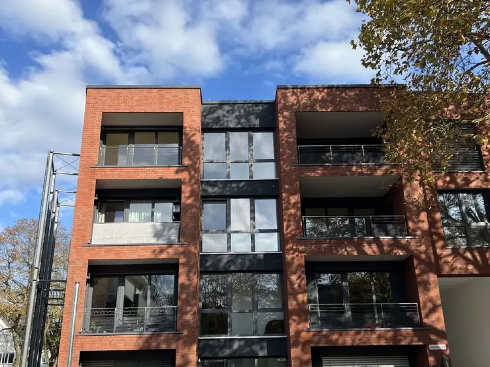 Großzügige Balkonwohnung mit TG-Stellplatz in Zentrumsnähe zu vermieten!